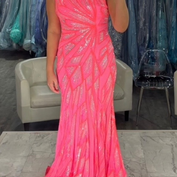 Prom/pageant dress - Picture 2 of 2